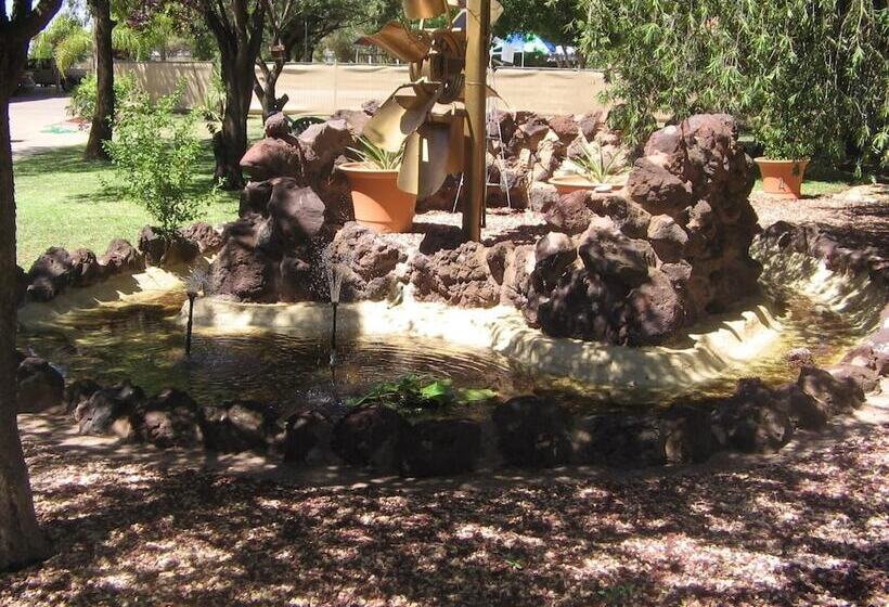 מוטל Orana Motor Inn