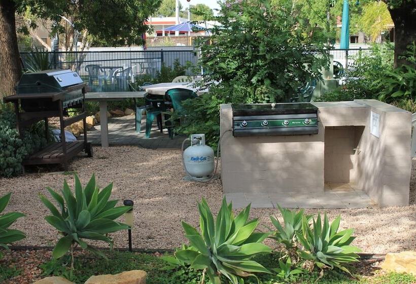 מוטל Orana Motor Inn