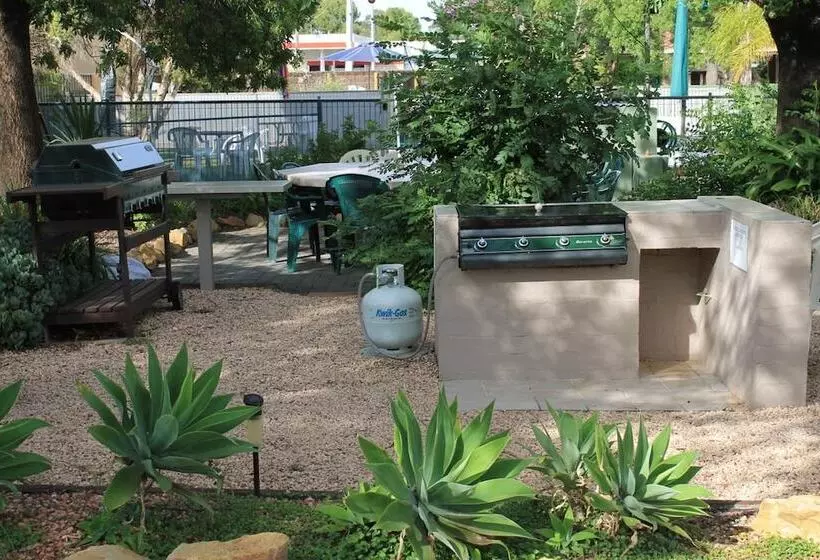 モーテル Orana Motor Inn