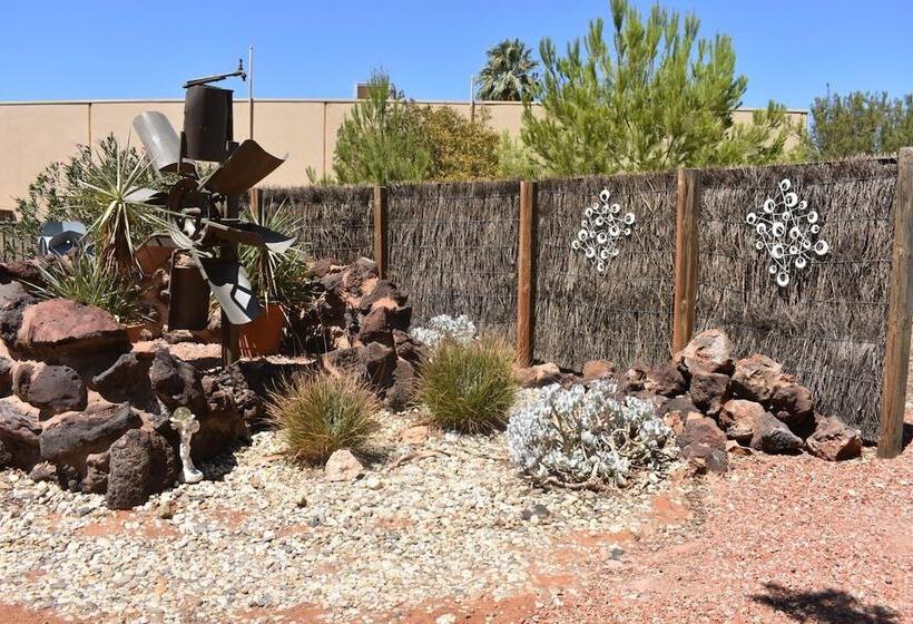 מוטל Orana Motor Inn