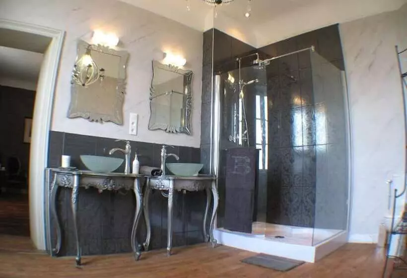 ペンション Château Coquelicot