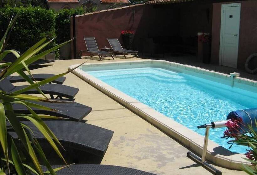 膳宿费 Château Coquelicot