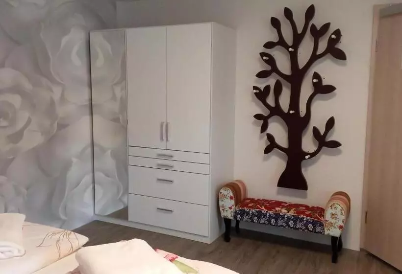 Majatalo Gästehaus   Café Frank