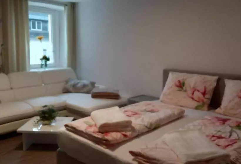 Majatalo Gästehaus   Café Frank