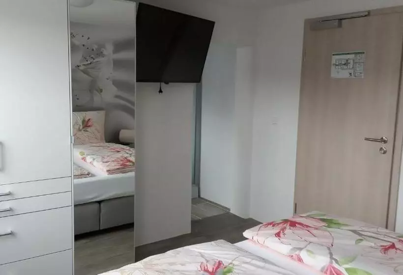 Majatalo Gästehaus   Café Frank