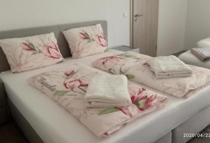 بنسيون Gästehaus Café Frank