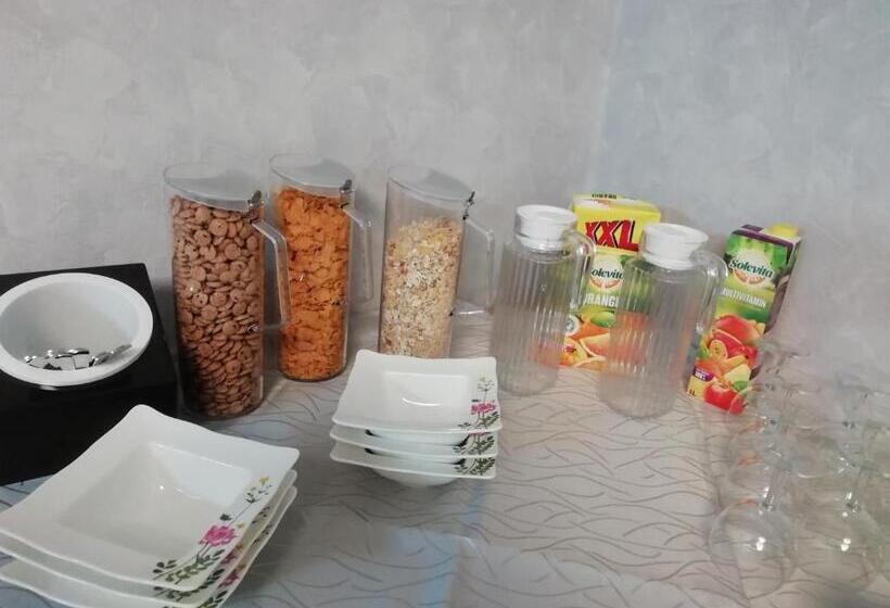 بنسيون Gästehaus Café Frank