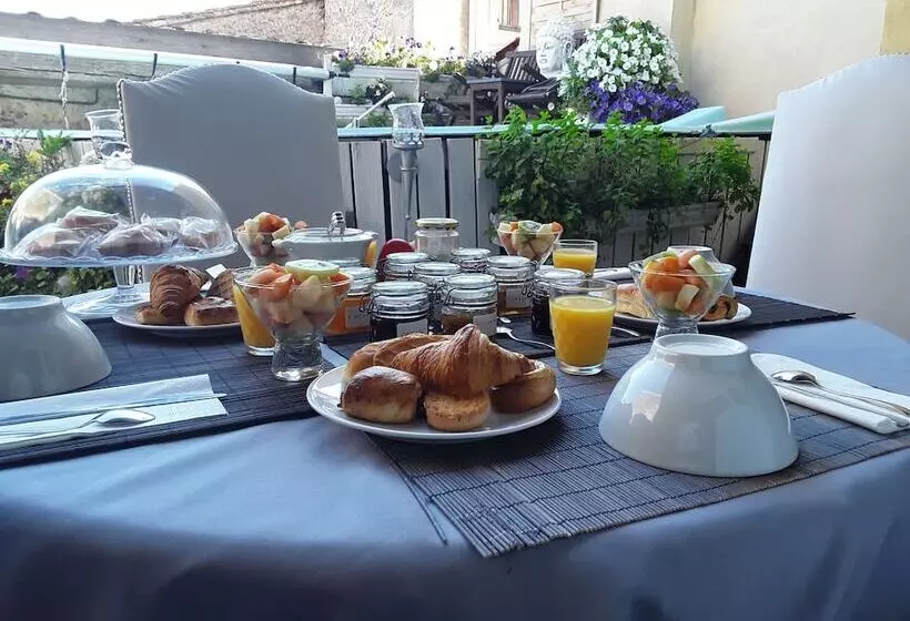 ベッドアンドブレックファースト Les Hauts De Corneilhan