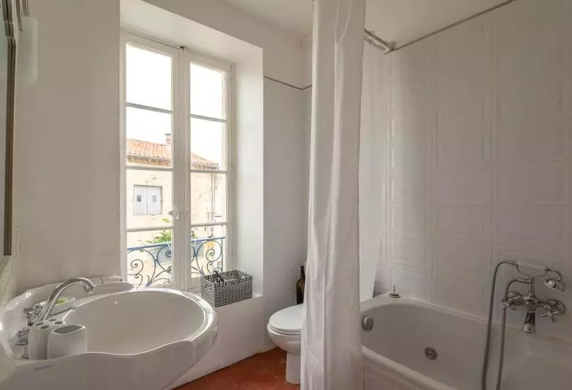 ベッドアンドブレックファースト Les Hauts De Corneilhan