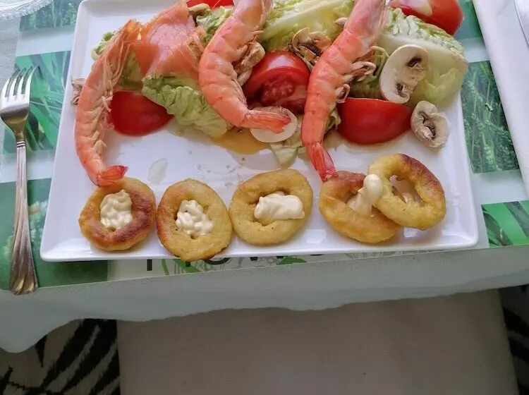 ベッドアンドブレックファースト Les Hauts De Corneilhan