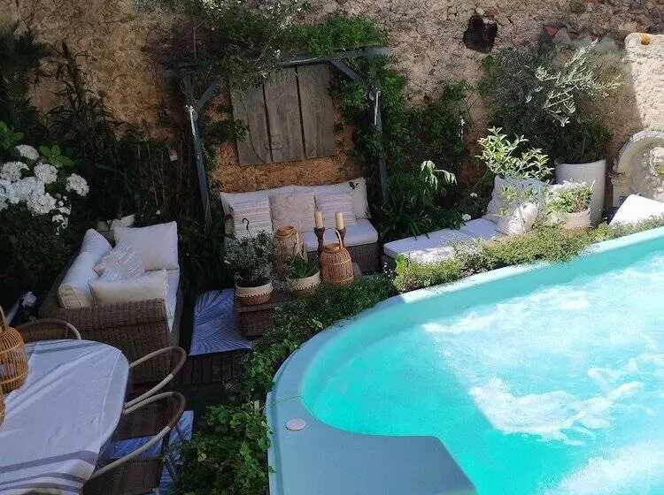 ベッドアンドブレックファースト Les Hauts De Corneilhan