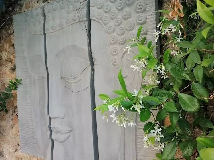 ベッドアンドブレックファースト Les Hauts De Corneilhan