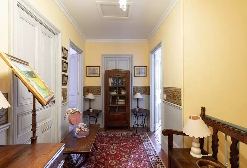 ベッドアンドブレックファースト Les Hauts De Corneilhan