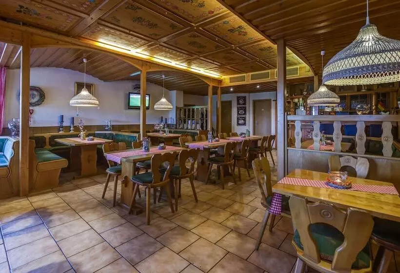 Berggasthof & Hotel Hinterrod