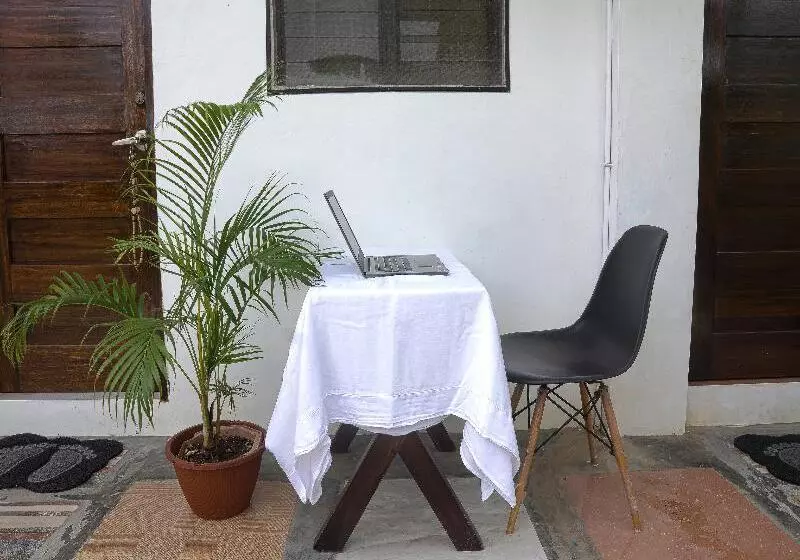 هتل Myrna S Pension House