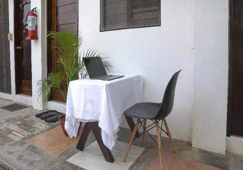 هتل Myrna S Pension House