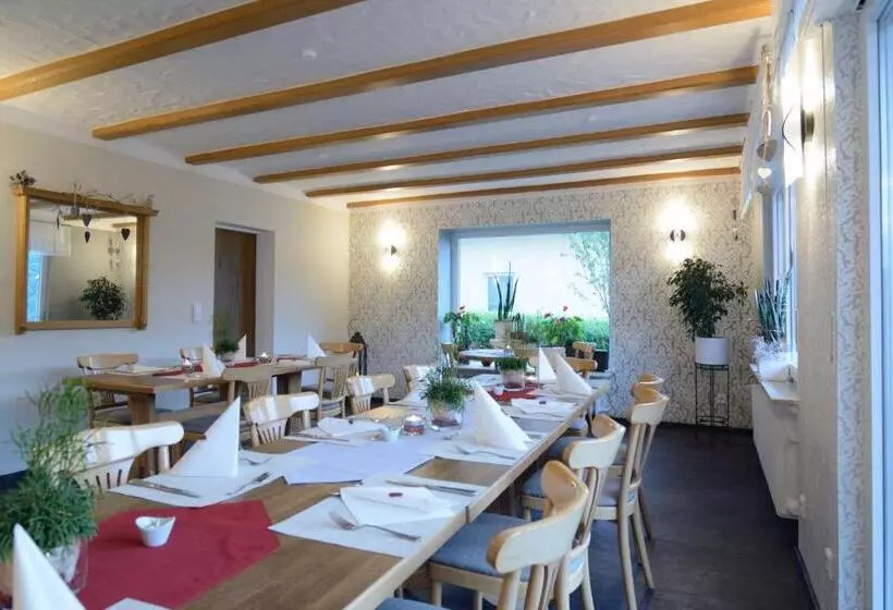 Hotelli Restaurant Weingut Kapellenhof