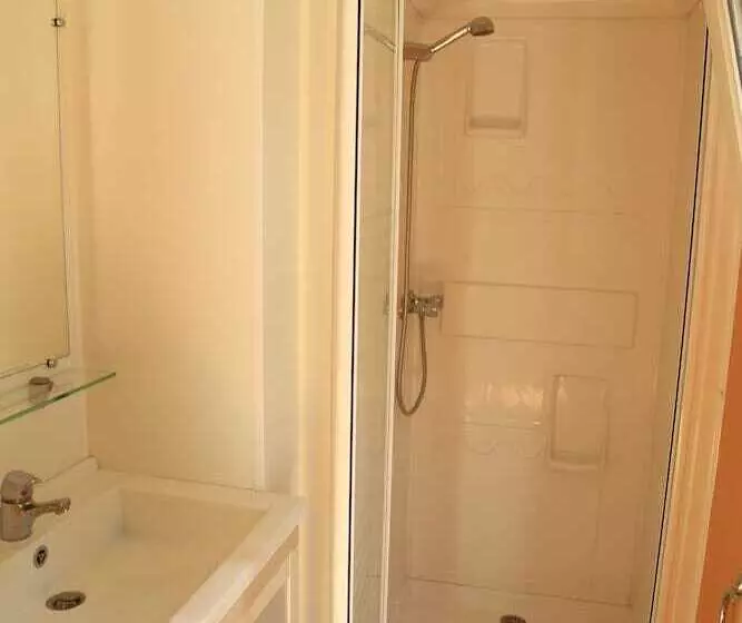 Hotelli Ushuaïa Villages Camping Figurotta