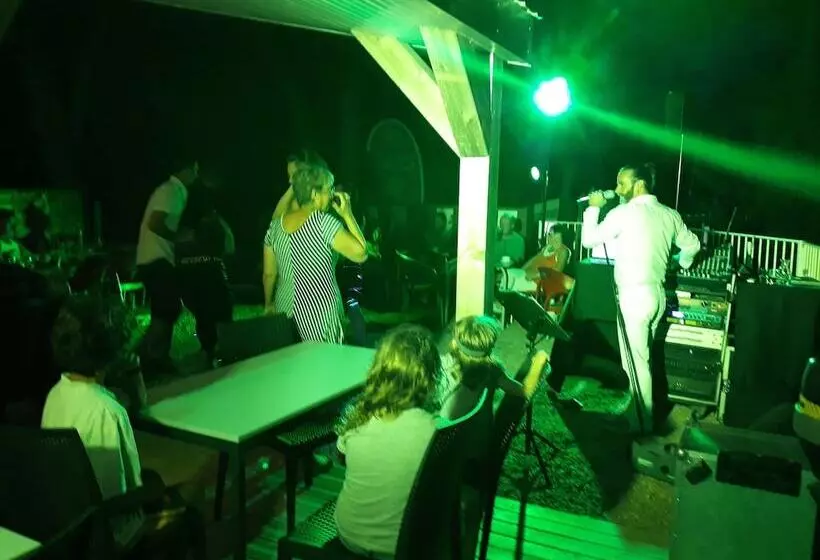 Hotelli Ushuaïa Villages Camping Figurotta