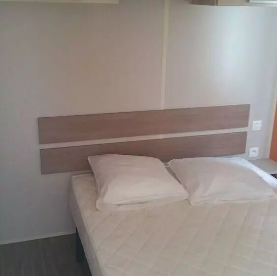 Hotelli Ushuaïa Villages Camping Figurotta