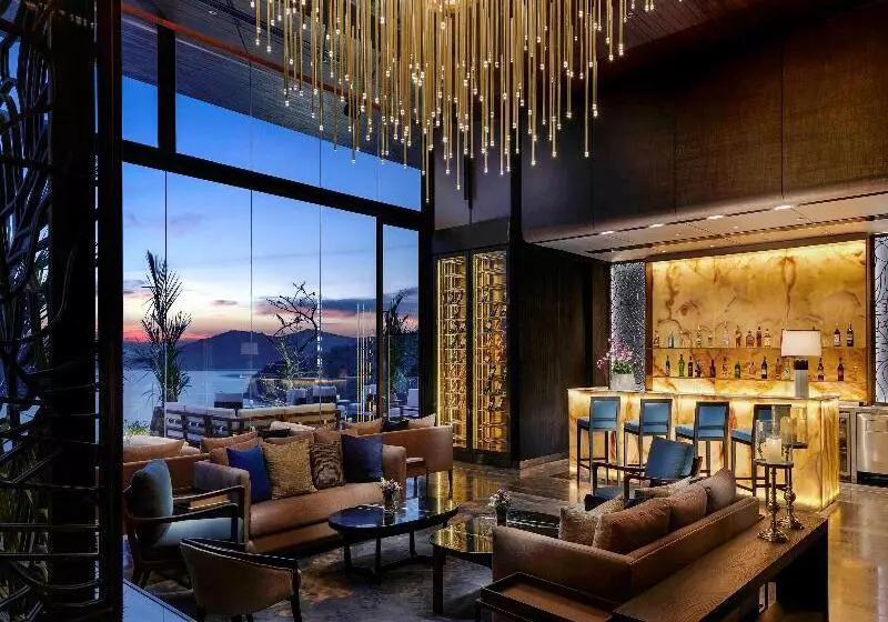 Hotelli V Villas Phuket Mgallery