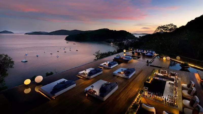 Hotelli V Villas Phuket Mgallery