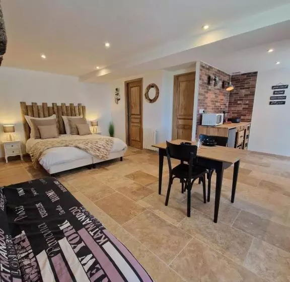 Majatalo Au Fer à Cheval