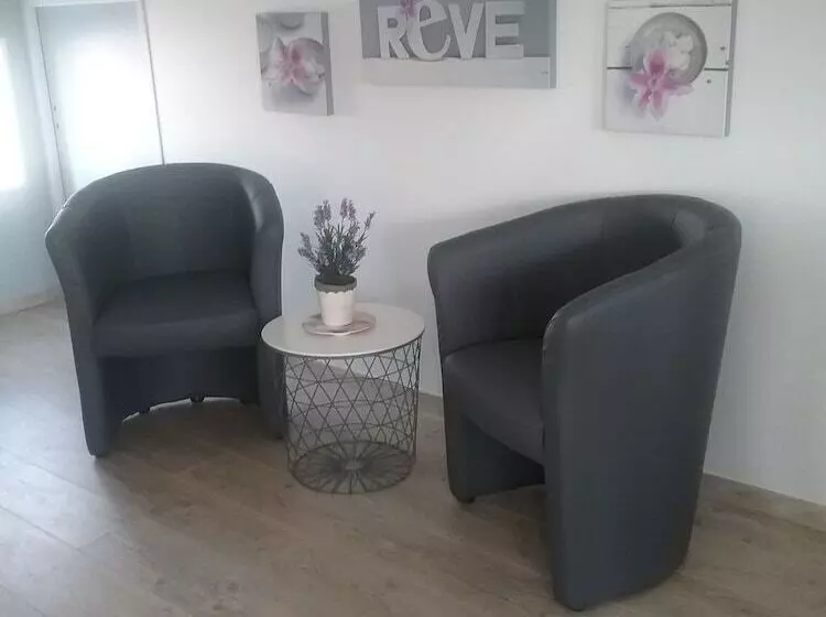 Majatalo Chevrefeuille Et Eglantine