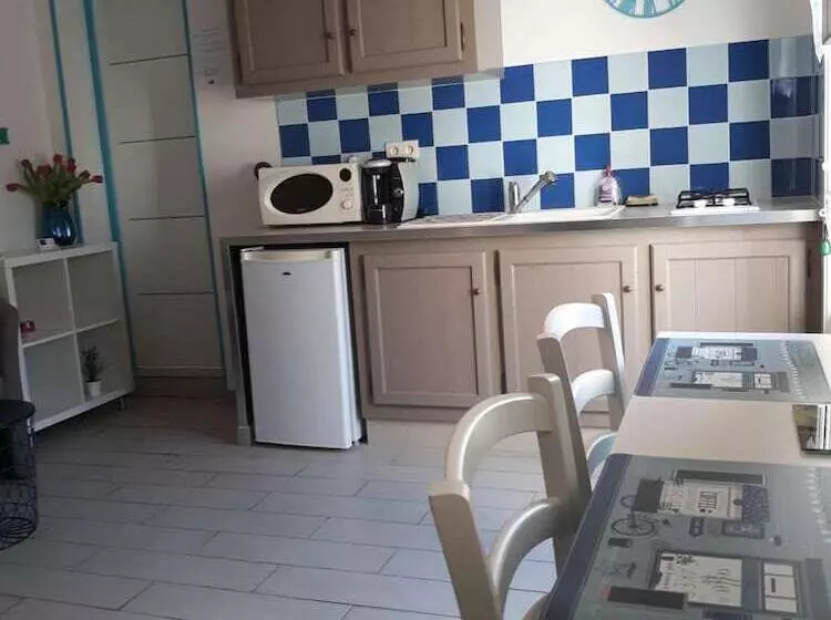 Majatalo Chevrefeuille Et Eglantine