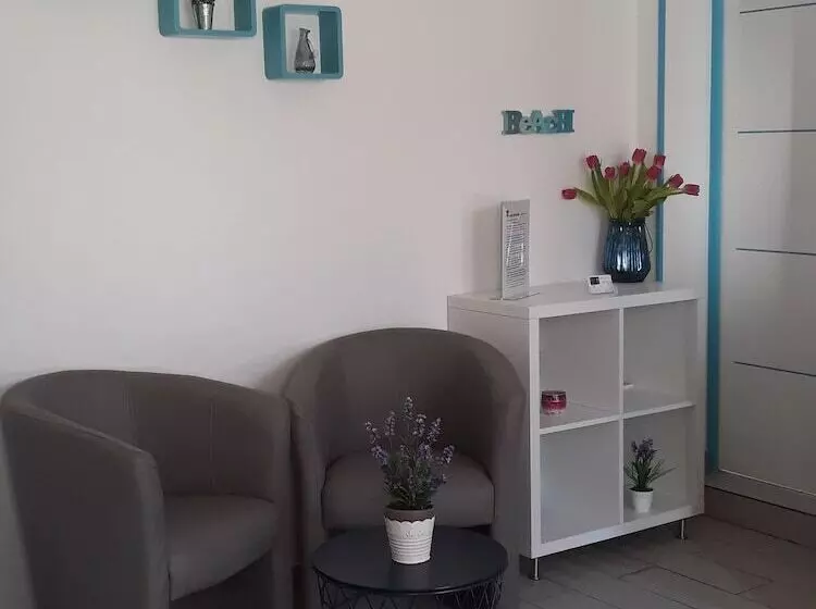 Majatalo Chevrefeuille Et Eglantine