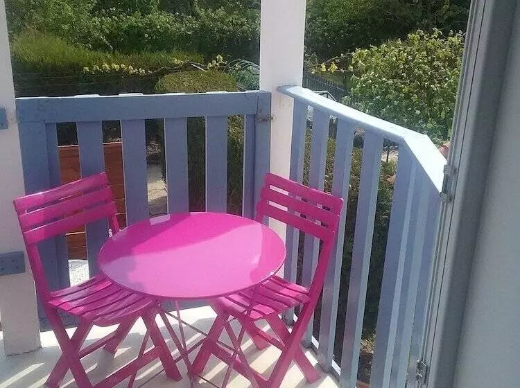 Majatalo Chevrefeuille Et Eglantine