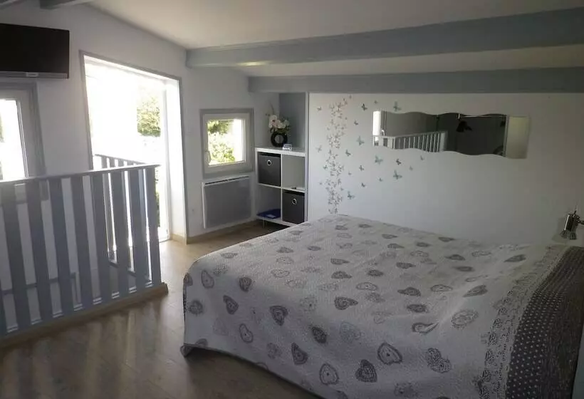 Majatalo Chevrefeuille Et Eglantine