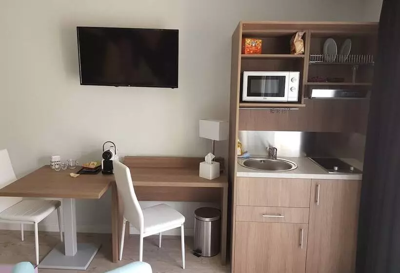 Majatalo Domaine Des Pierres Dorées