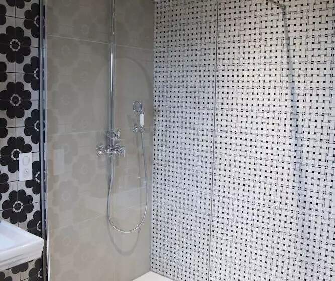 Majatalo Le Domaine De Dony