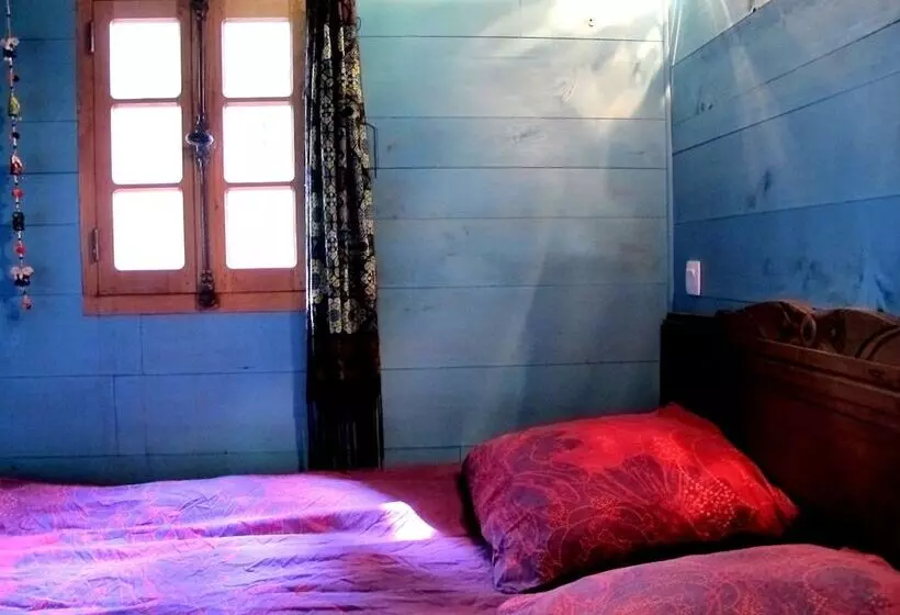 ペンション Les Roulottes Du Lauragais