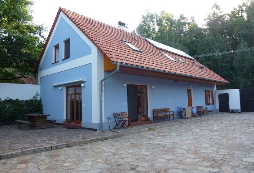 Пансион Penzion U Hájovny U Pískoven Vlkov