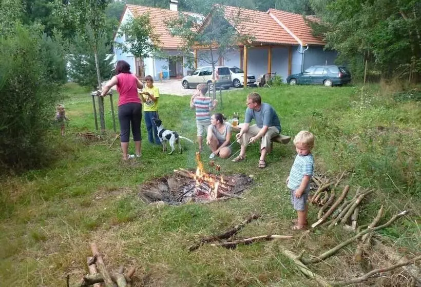 Majatalo Penzion U Hájovny U Pískoven   Vlkov