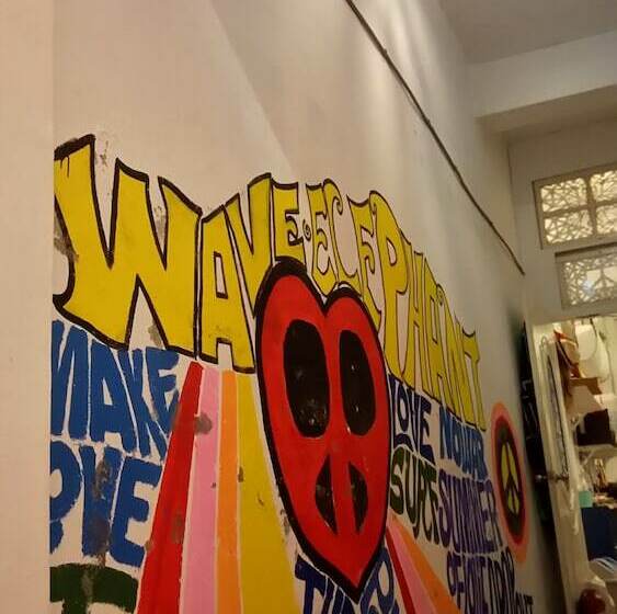 Wave Elephant Backpacker Hostel