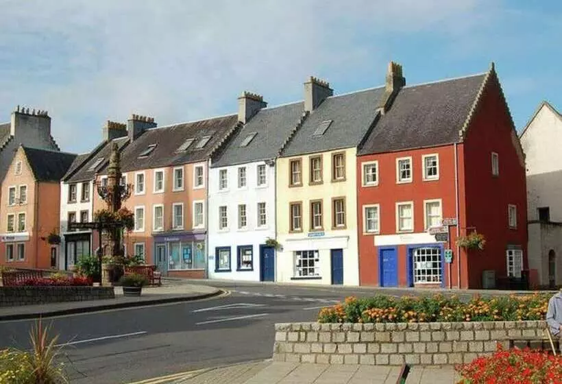 Lovely Cottage In Garden Grounds Near Centre