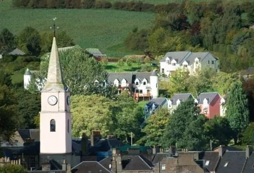 Lovely Cottage In Garden Grounds Near Centre