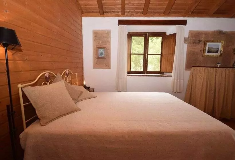 Quiet Cottage In Estate Casas Da Cerca Near Troviscais