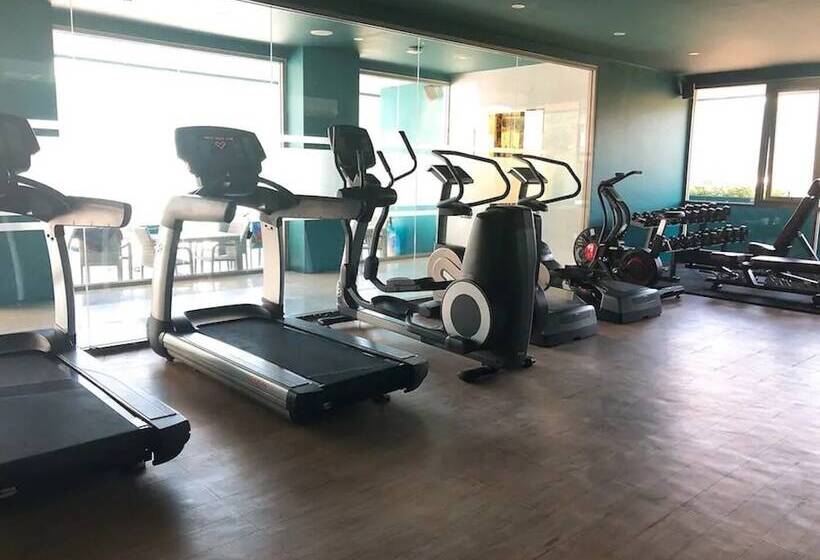 בית מלון כפרי Oceana Kamala Resort