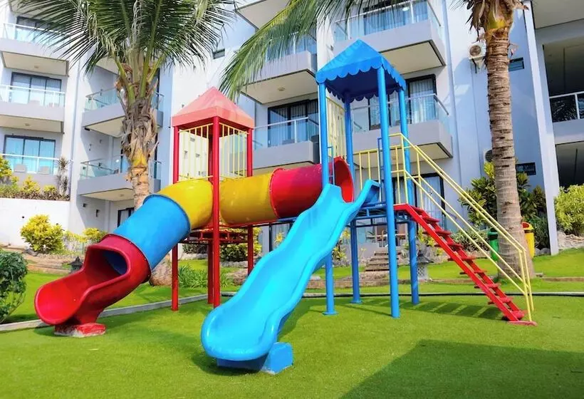 Hotelli Tanjung Kodok Beach Resort