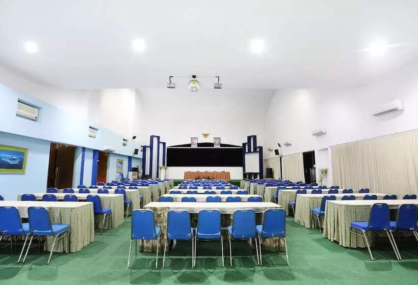 Hotelli Tanjung Kodok Beach Resort