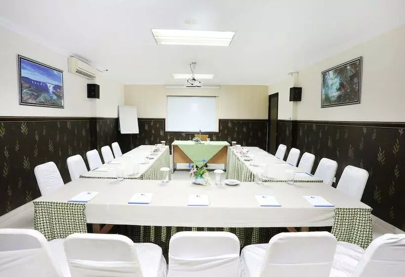 Hotelli Tanjung Kodok Beach Resort