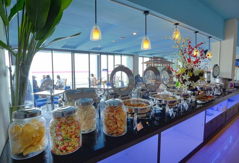 فندق Tanjung Kodok Beach Resort