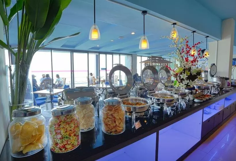 Hotelli Tanjung Kodok Beach Resort