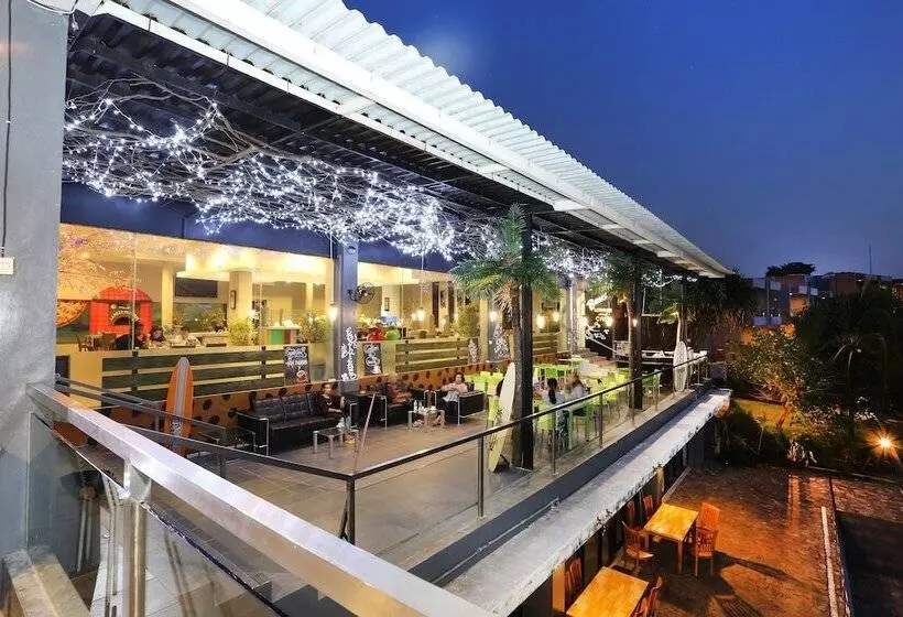 Hotelli Tanjung Kodok Beach Resort