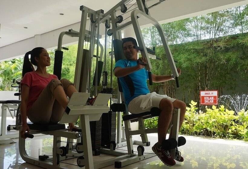 فندق Tanjung Kodok Beach Resort