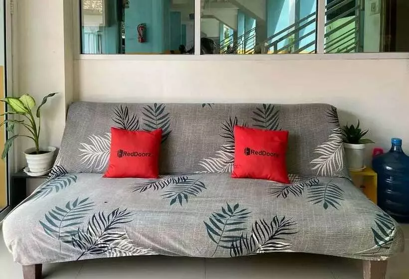 ペンション Reddoorz Near Rsud Margono Purwokerto 3
